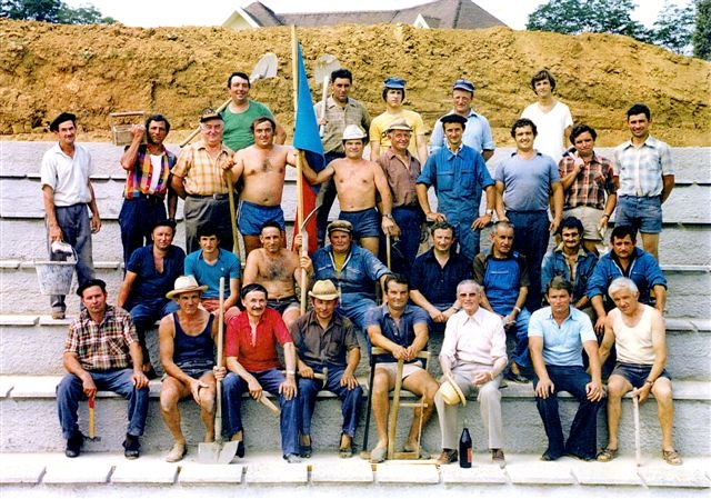 photo des constructeurs des arènes